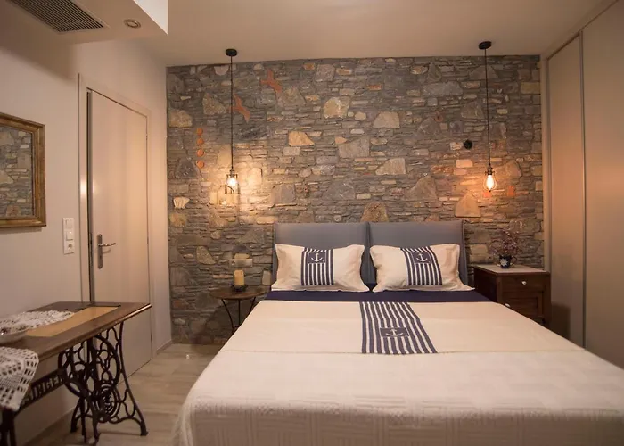 Eftopia Beachfront 2-Bedrooms Apartment