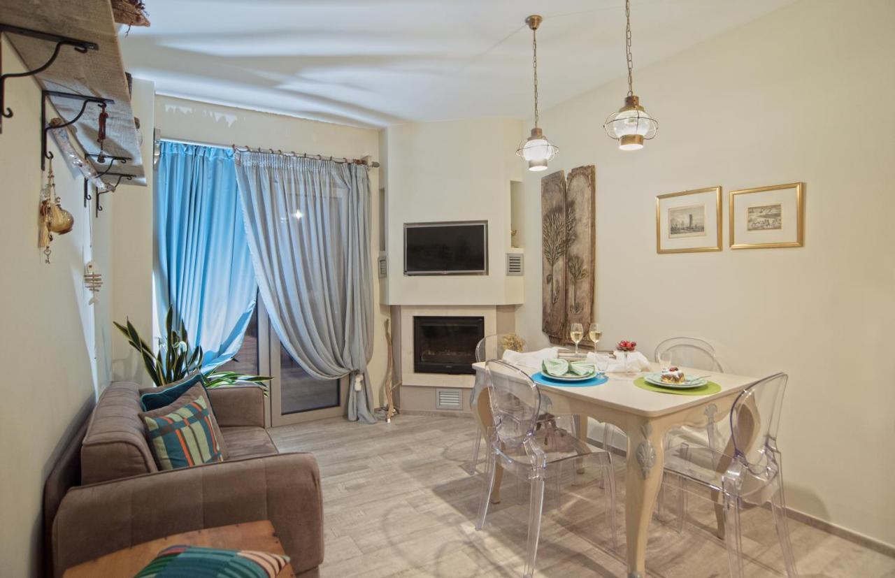 Eftopia Beachfront 2-bedrooms Apartment Kokkari